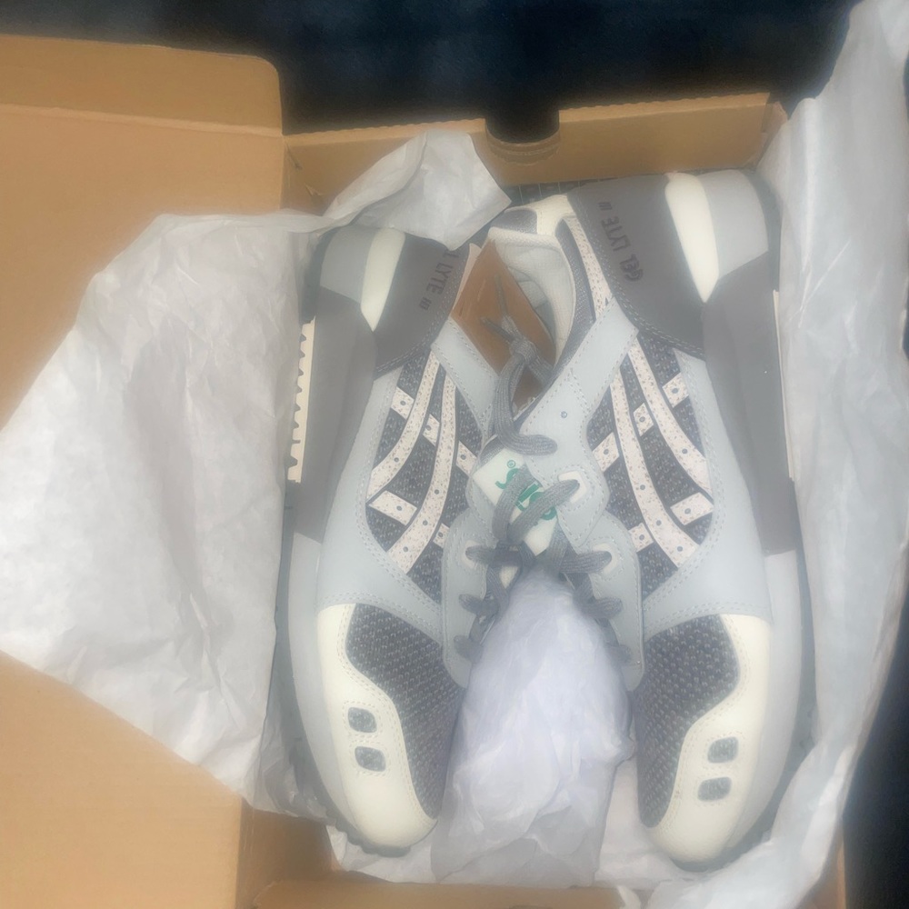 ASICS gel-lyte OG oyster cream & gray! NEW IN BOX, size 10.5 mens